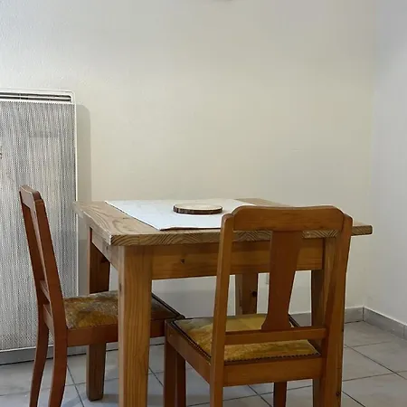 Charming With Terrace And Parking In * Carcassonne